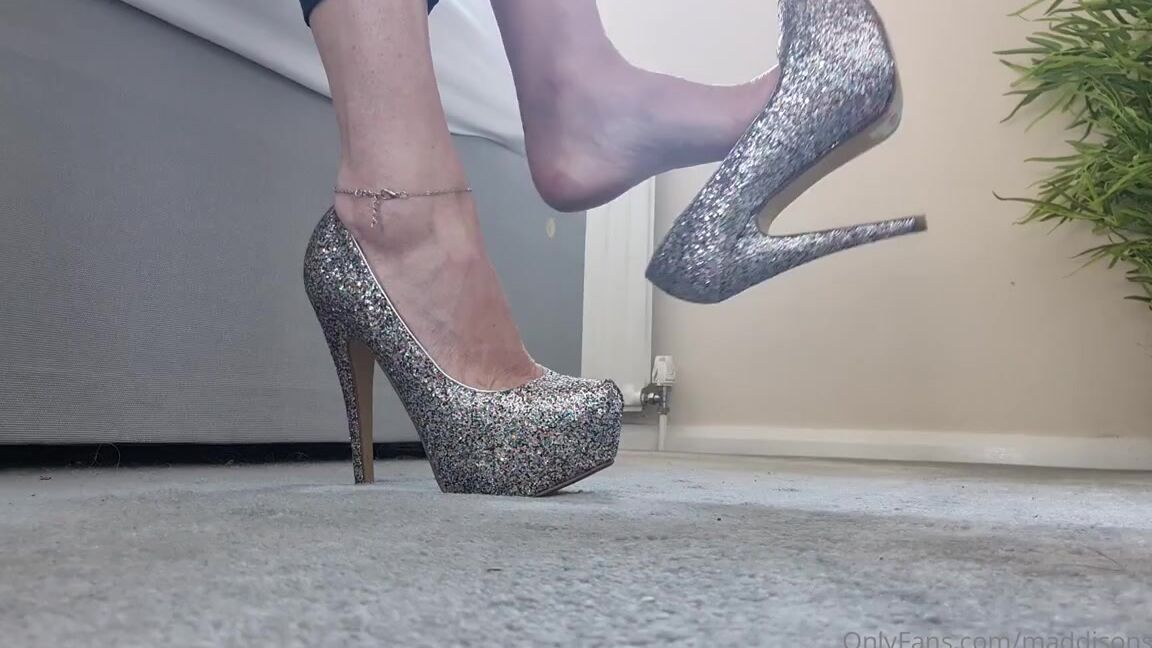 Maddison Spoilt Nicknamed Maddisonspoilt Onlyfans I Know How You Love To Watch Me Dangle