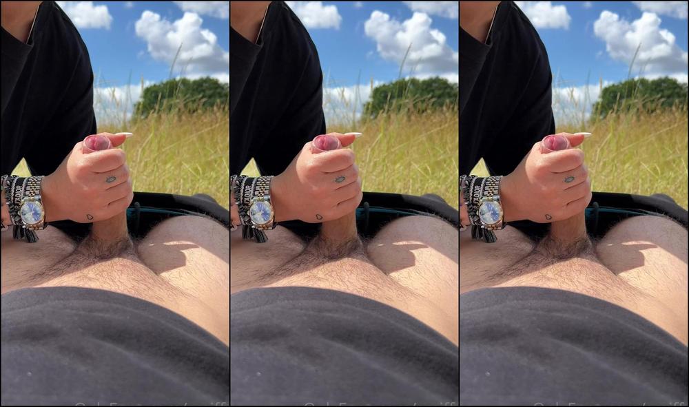 Sxphiemxi 2517019188 07 10 2022 Forgot To Upload This Lol We Was On An Ants Nest So Had To Stop