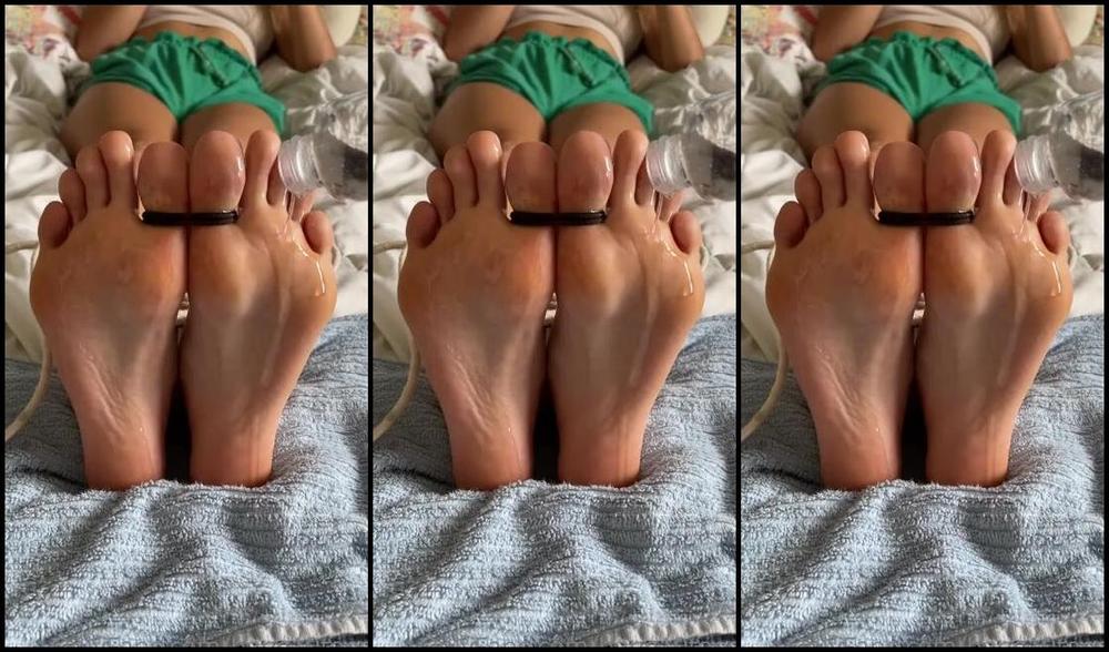 Linzi Little Aka Hang10Toess Onlyfans Match Me Be Tied Oiled And Tickled With A Hairbrush If We Can Reach 50 In Tips I Ll Make A Newerp