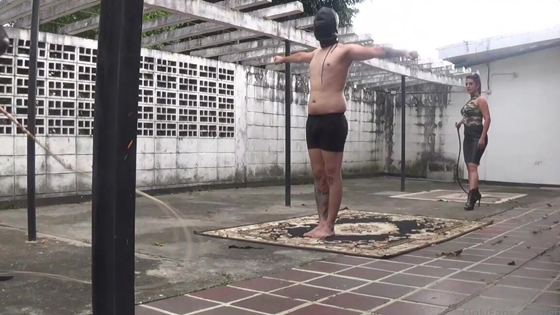 Ghrfan Onlyfans The Only Thing Better Than A Bullwhipping Session Is A Duo Bullwhipping Session Ama K And