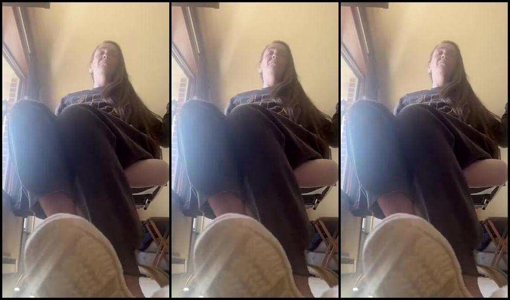 Soldmysolesforink Nicknamed Soldmysolesforink 10 23 2023 Onlyfans Video About To Settle In Nicely To That Work From Home Gig