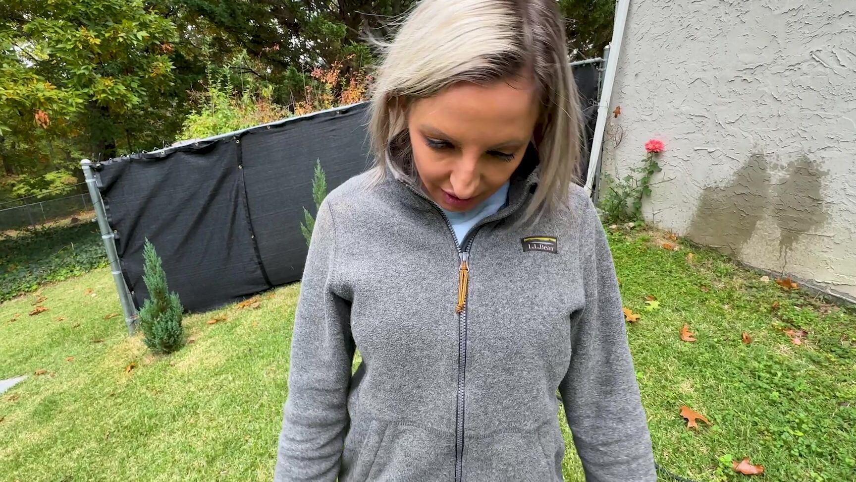 Lora Cross Lucky Lottery Winner Faints Feet Up In The Air