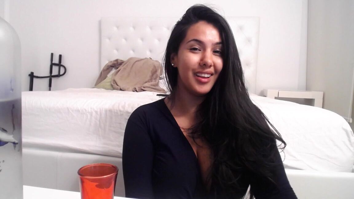 18 & 19 Yrs Old, Latina makayla divine have shots of vodka with a hottie ManyVids