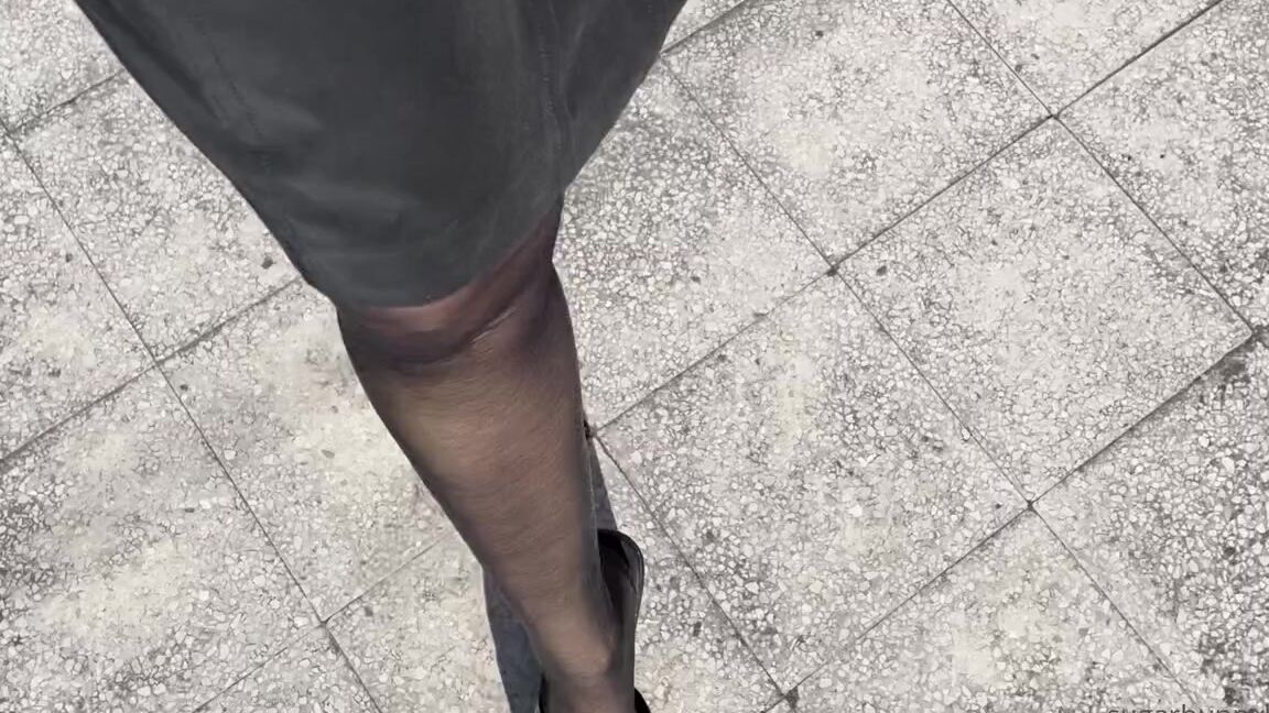Miss Bunny Nicknamed Sugarbunnybabe Foot Fetish 03 31 2021 Onlyfans Video What Would You Do If You Saw Me Walking Towards You With These Heels And Nylons