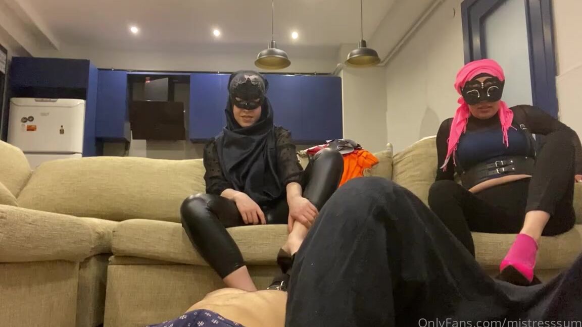 Mistress Smeyye Aka Mistresssumeyye Onlyfans Two Mistress Two Slave Heels Fetish Spitting Session Mistresstomris Oxlyoxly Simeon4