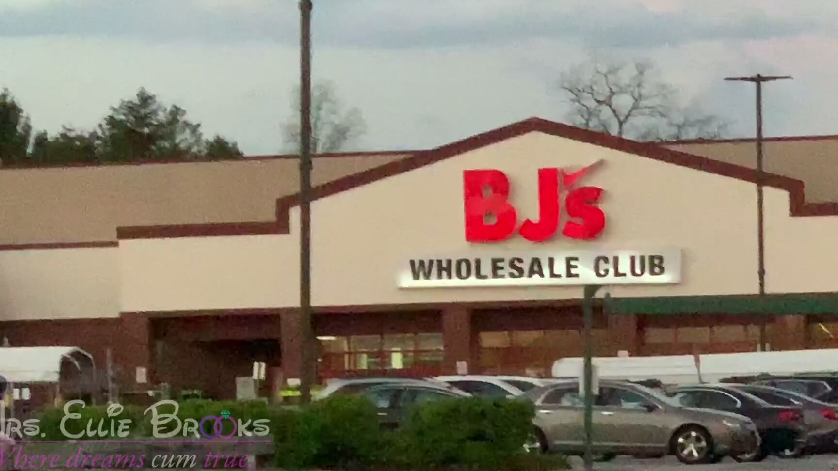 Mrselliebrooks Daytime Busy Gas Station Parking Lot Flashing And