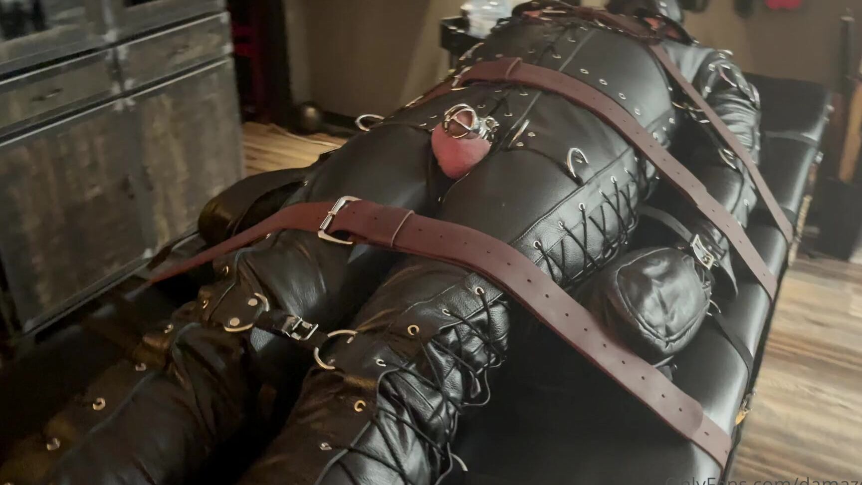 mistress damazonia 20 05 2021 my gimp is covered by his leather suit tightly tied up to the cage Onlyfans