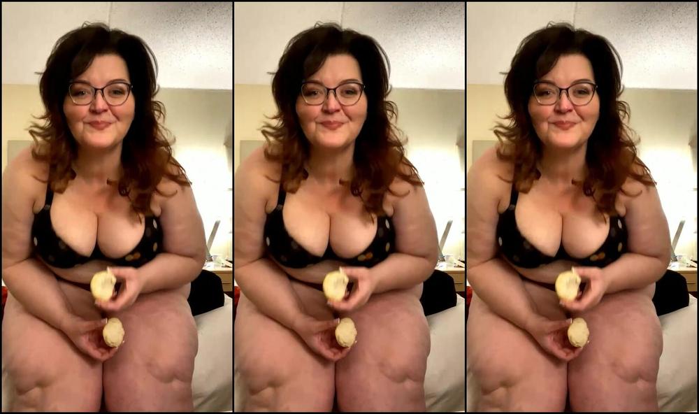 Amazonamanda Live Stream From Philly Chest Sitting Face Sitting Leg Scissors And Size Comparisons