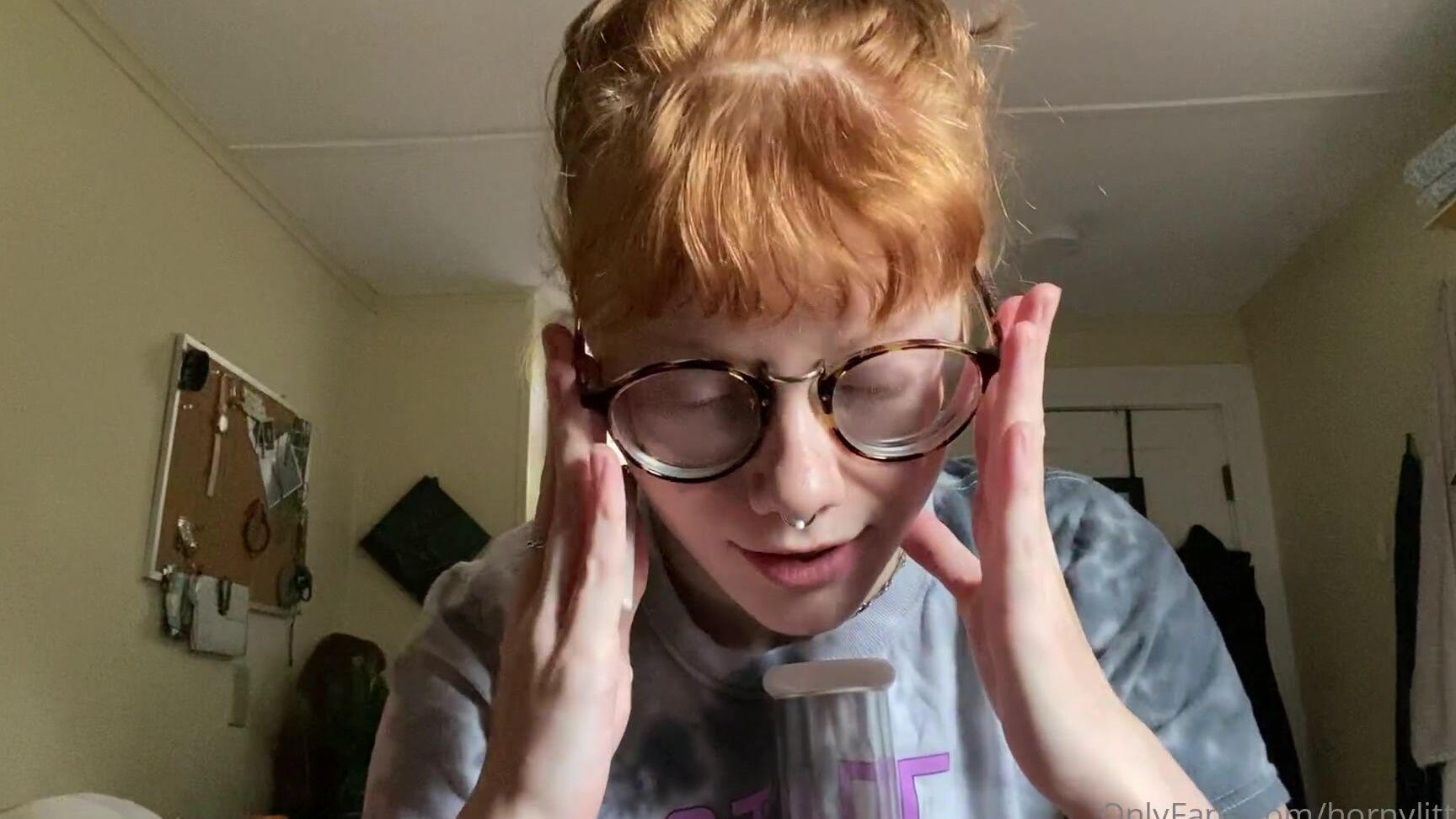 Hornylittlekat At It Again And Annoyed At Hulu Cuz I Just Wanna