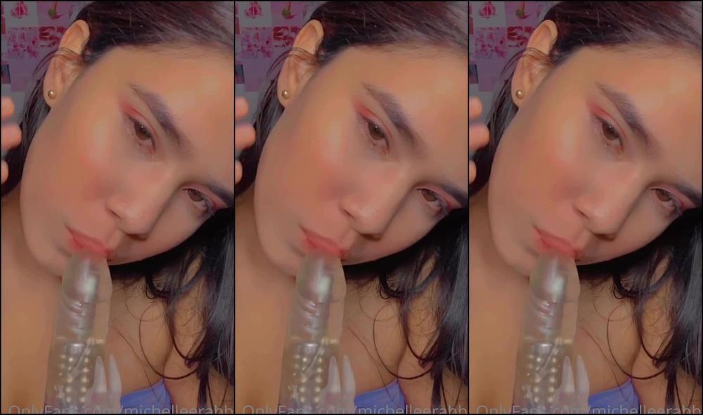 michelleerabbit-01-06-2020-381832433-chupando-deli-deli-....-espero-complacerte-en-todo...-cualquier-cosa-que-de