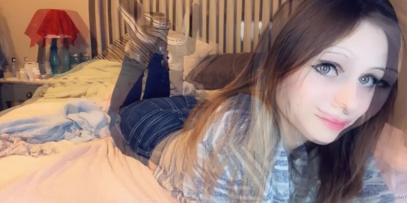 Honeysmoney Onlyfans Dirty Converse Tease Lick My Spit Off My Shoes Loser