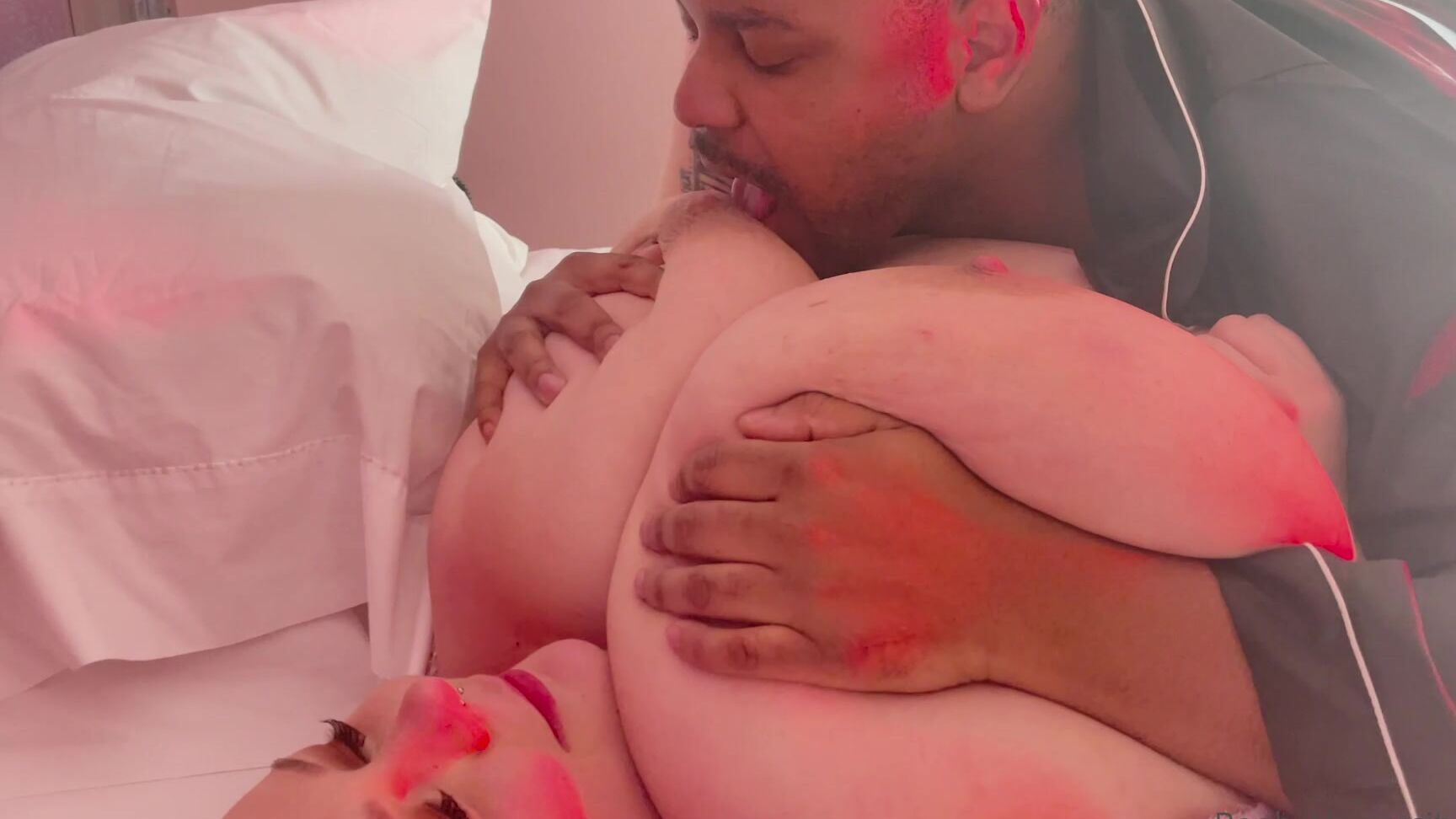 Finnysplayhouse Peytonthomas Has Thee Greatest Boobs In America You