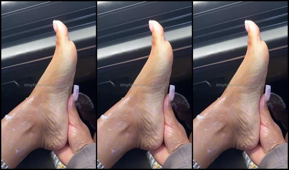 Queen Ri Nicknamed Solequeenri 07 17 2024 Onlyfans Video Asmr Rubbing My Feet In The Car