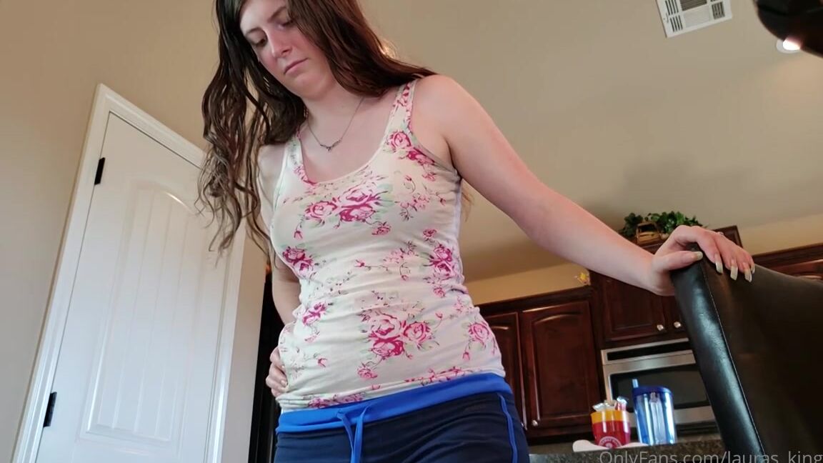 Lalalaura Nicknamed Lauras Kingdom 05 05 2020 Onlyfans Video Victorias Long Toenails Banana Scratch