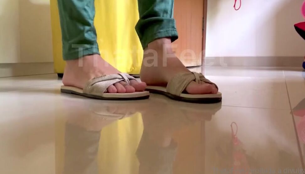 Thatafeet Nicknamed Thatafeet Foot Fetish 09 27 2021 Onlyfans Video Flip Flops