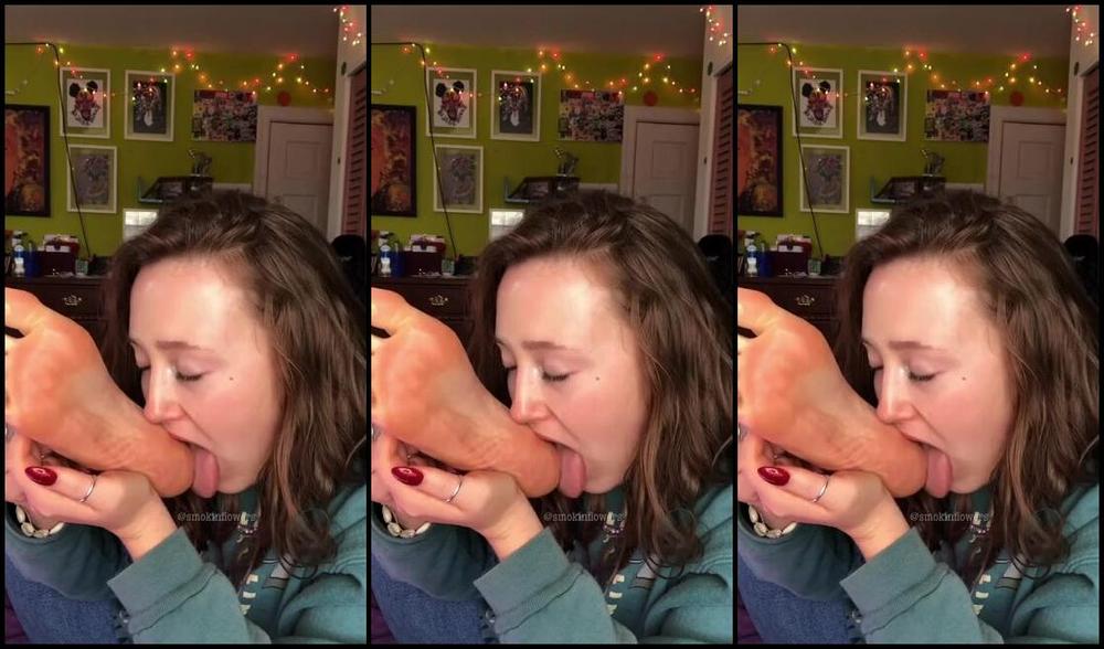 Goddess Flower Nicknamed Smokinflowers Foot Fetish 12 24 2023 Onlyfans Video Self Worship Sunday With My Glittery Red Pedi 3 Mins