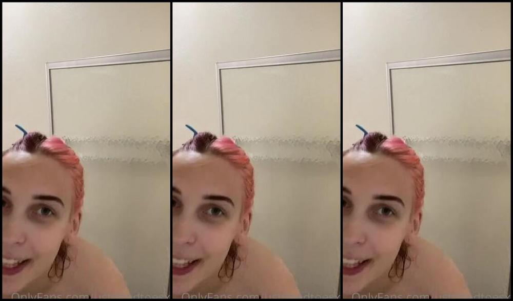 Ashleylottsxo Onlyfans Giantess Found A Tiny In Her Shower And Decided To Let Him Watch For A Little Before Crushing Himp