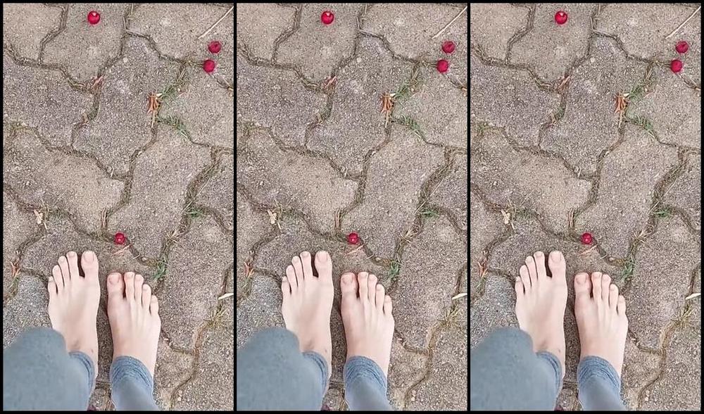 Sweetprincesscandy Nicknamed Sweetprincesscandy Onlyfans Pov Im Your Girlfriend And Im Trying To Help You Eat Healthier Xd Crushing Fruits Was