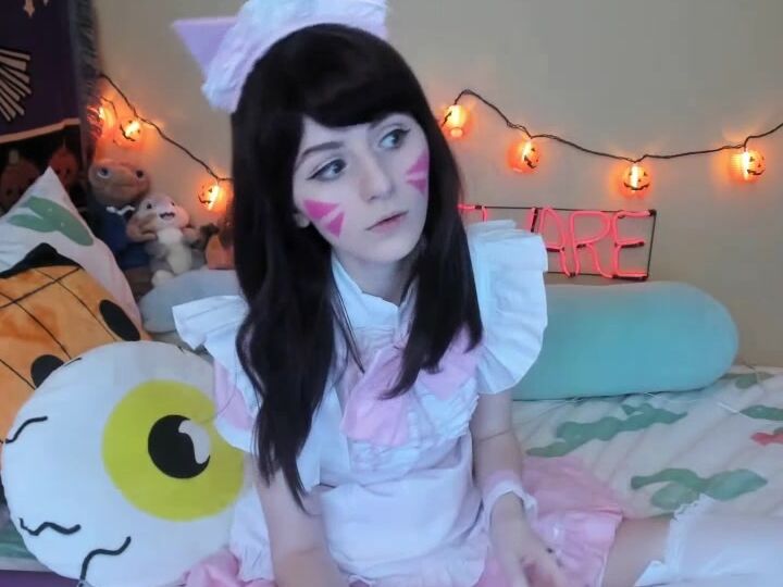Tweetney Maid Cosplay