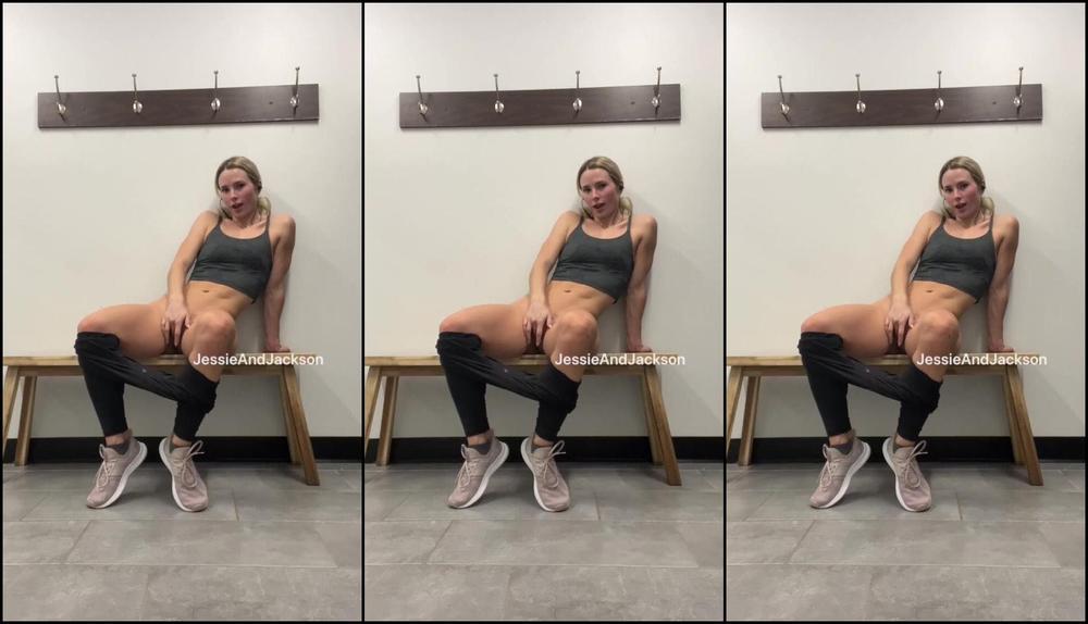 Jessieandjackson Playing At The Gym I Was Finished My Workout Before Jackson Tonight And I Was Also Reall