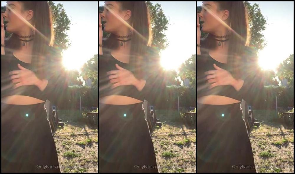 2019 07 30 47635527 Cute Lil Goth Me Smoking Outside And Flashing In The Beautiful La Weather