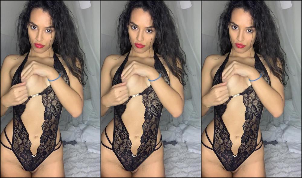 vixensophia-15-11-2019-86857591-watch-me-slowly-tease-you-while-i-strip-and-dance-and-rub-my-body-