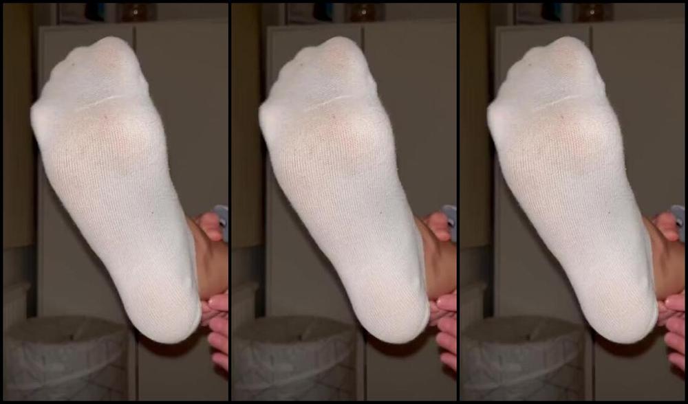 Miss Emma Rose Nicknamed Emmaemmarose Onlyfans Todays Sweaty Sock Peel Back Tell Me You Love It Without Telling Me You Loved Zet