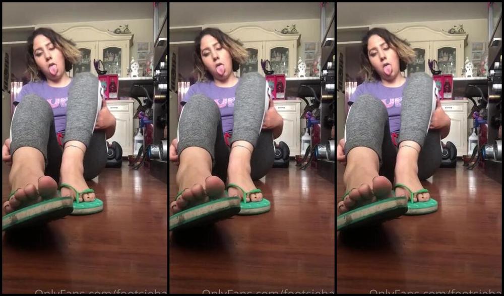 Gia S Feet Nicknamed Footsiebab 02 08 2023 Onlyfans Video Teasing You With Green Flipflops