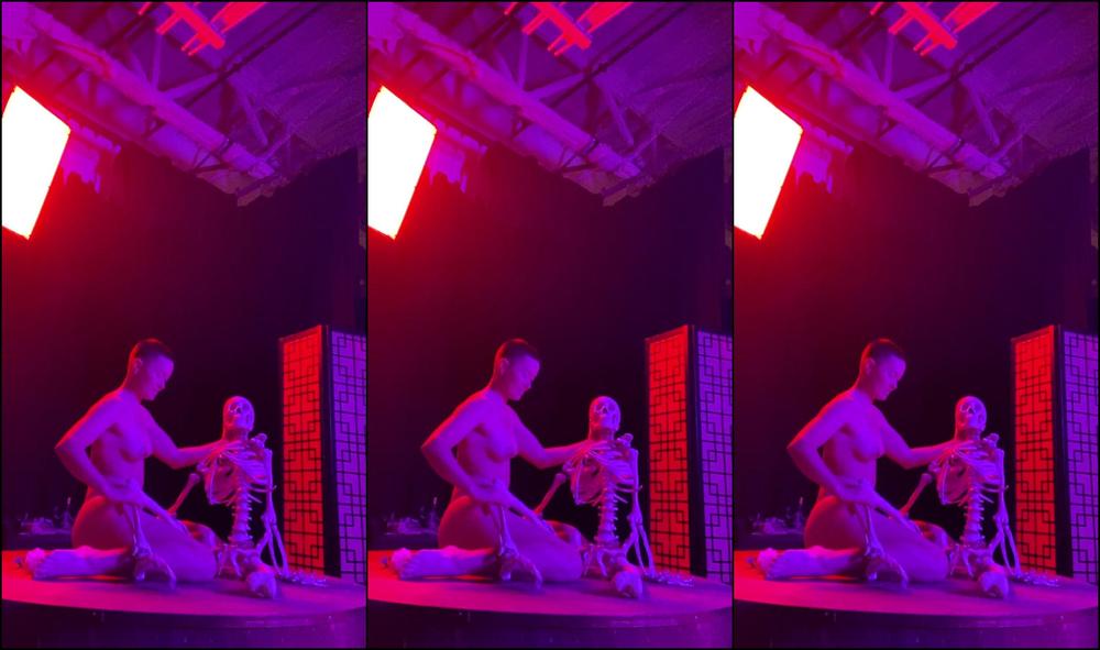 Jizlee Unedited Bts Video From Today S Skeleton Performance Art Piece In An Upcoming Film Frag