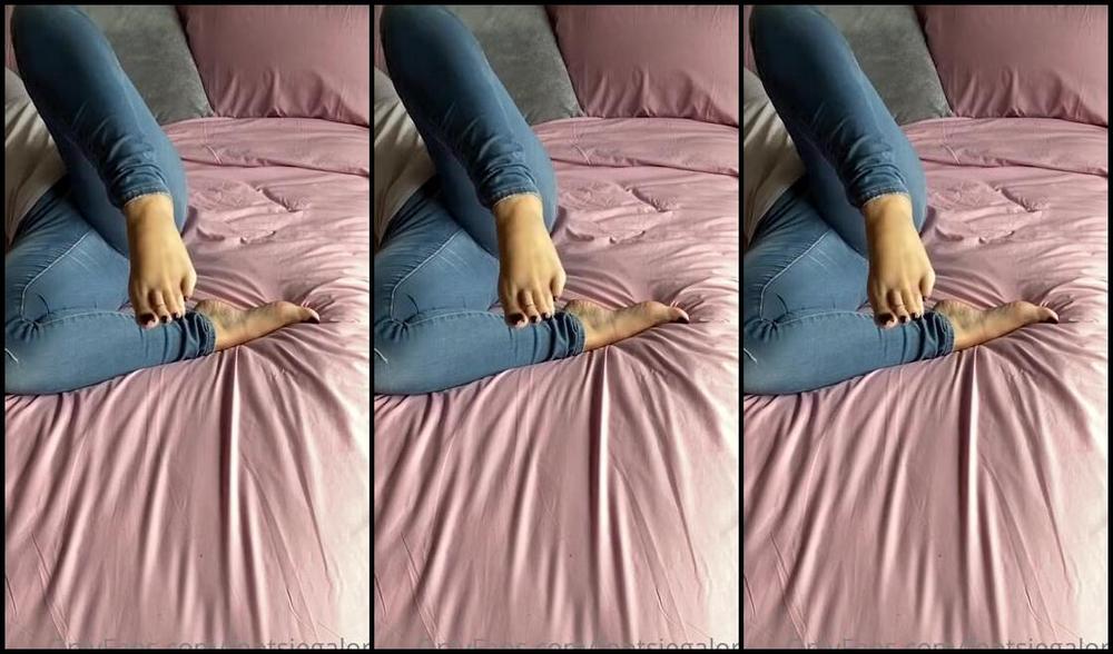 Footsiegalore Onlyfans Ripped Jeans And Soft Soles