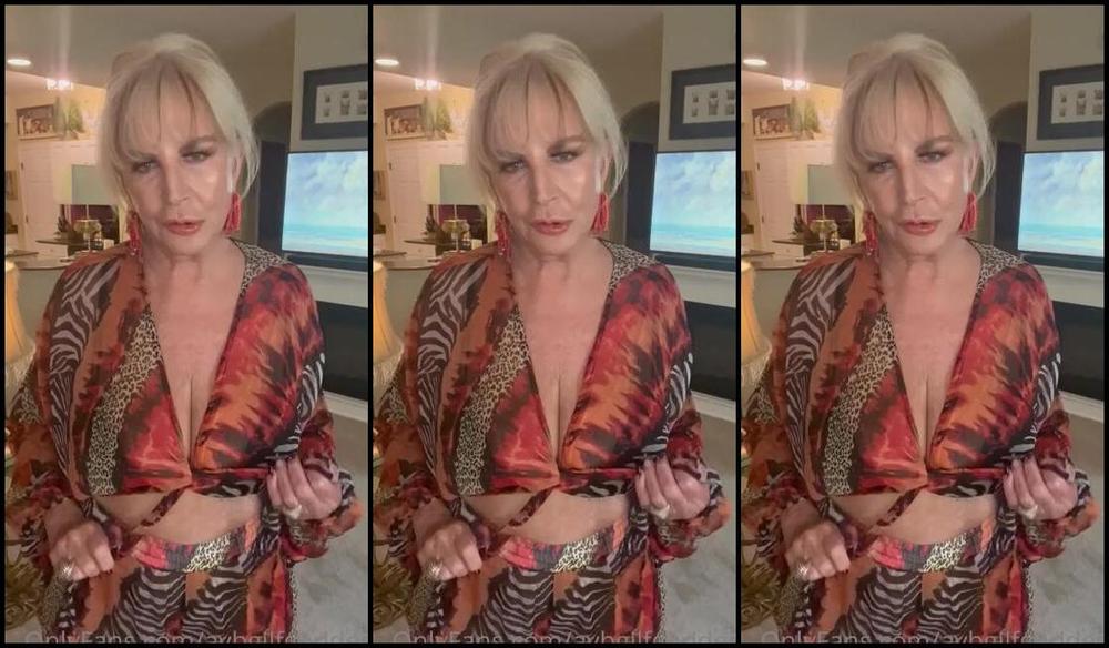 Avb Gilfgoddess Vip Nicknamed Avbgilfgoddess 07 17 2023 Onlyfans Video A Short Monday Night At The Movies With A Cum Countdown Jungle Print Short Set