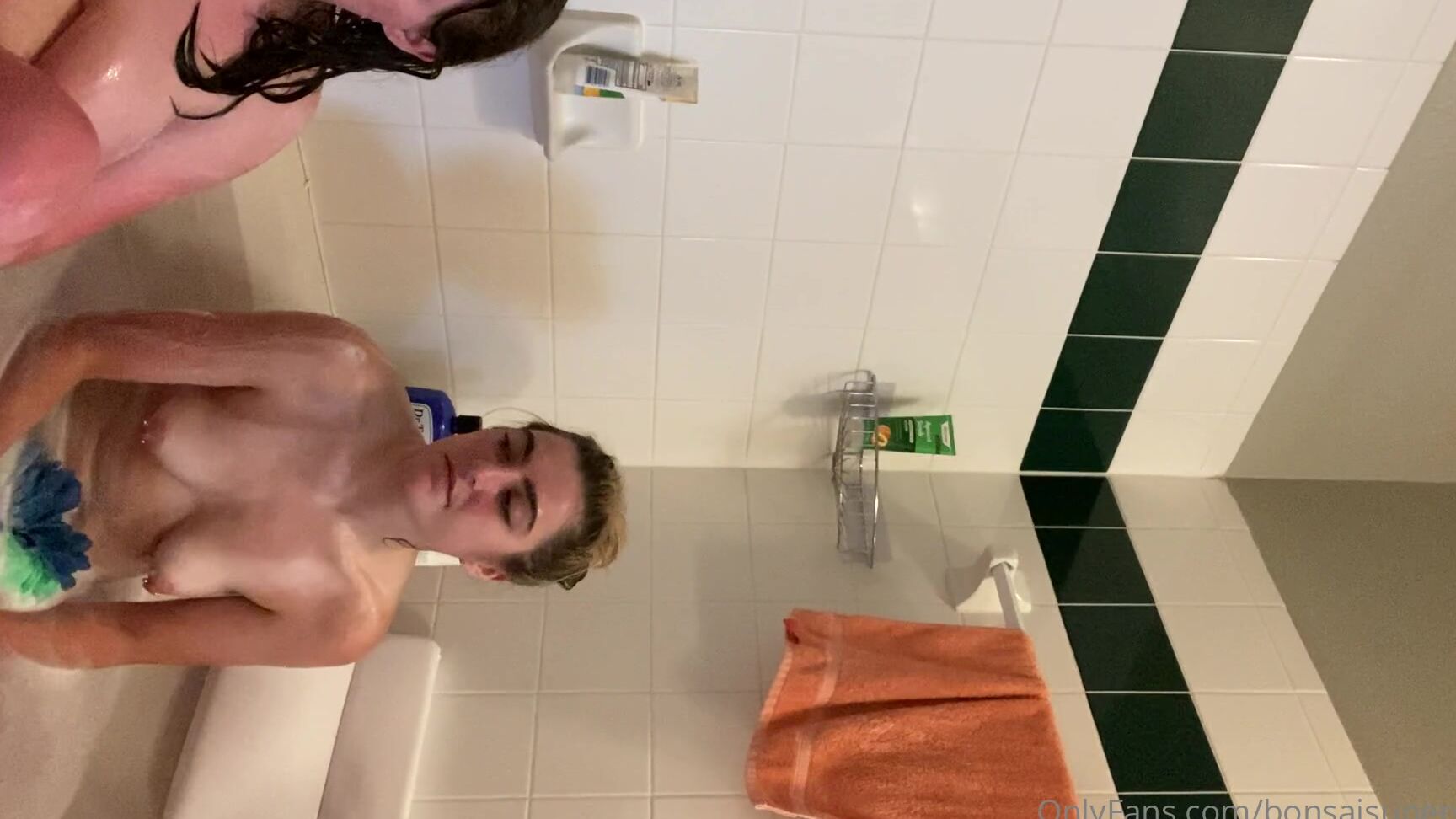 Bonsaibon Casual Tub And Shower Time With Nora