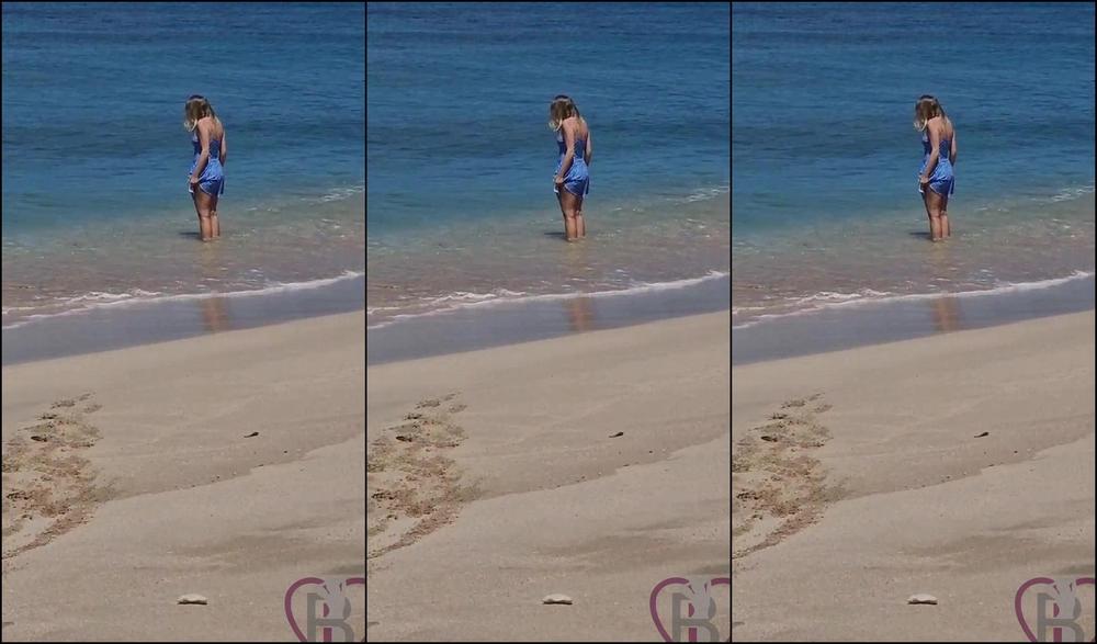 Travelling Peach 3049299871 10 13 2023 A Little Dance And Splash On The Beach Is The Best Way To Start The Day