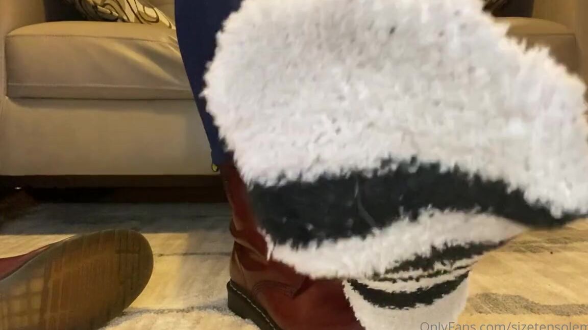 Sizetensolemates Onlyfans Sit Down On The Floor So I Can Watch Your Dick Get Rock Hard For Me It Feels Nice To Slip Off