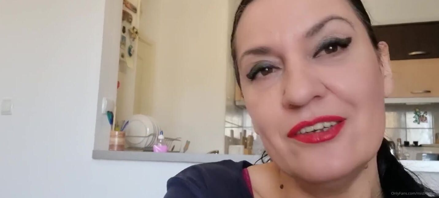 Mistressluna Onlyfans Best Day Begins When You Stay Under My Feet While I Have My Coffee