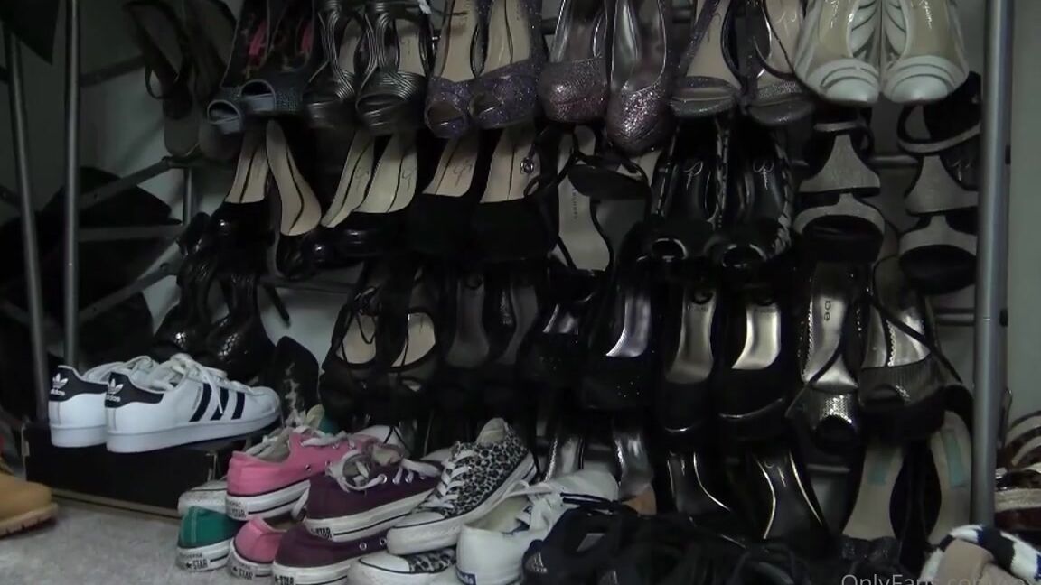 Roxie Rae Nicknamed Roxierae Onlyfans Shoe Closet Tour Full Clip