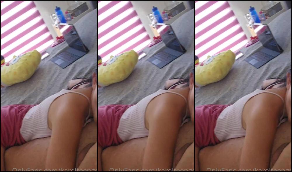 Karolteengdl Sacando La Lechita