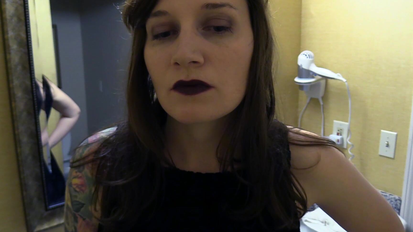 Bettie Bondage Mom Refuses To Be Late