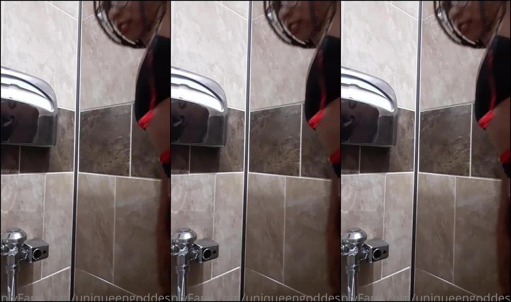 Uniqueengoddess Using Thecmens Bathroom
