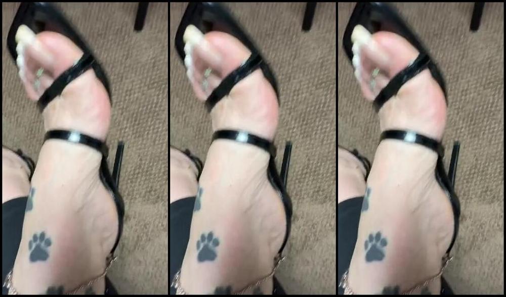 Tatianasnaughtytoes Nicknamed Tatianasnaughtytoes Onlyfans Monday Действительно Нужен Новый Педикюр 0R