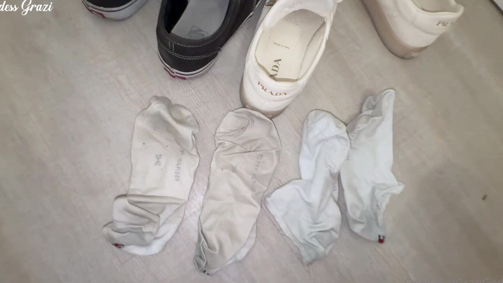 Grazigoddess 3300890770 05 03 2024 Soles