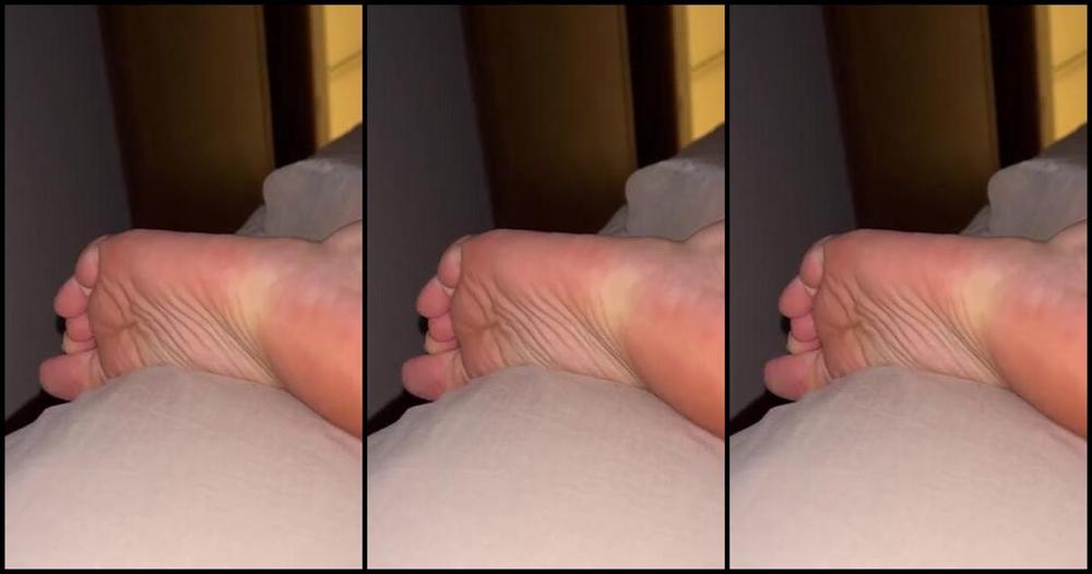 Yourdiamondvip Onlyfans After A Long Day And After A Shower I Love Show You My Sweets Feet They Are Ready To Be Licked And