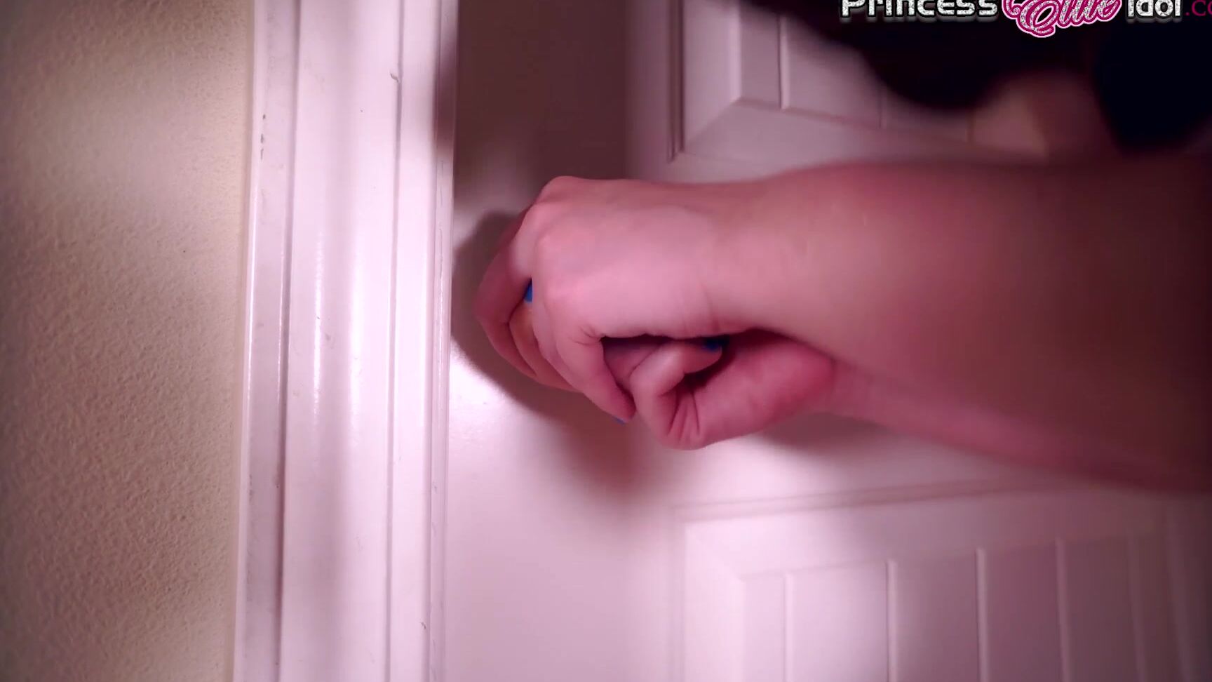 Cheerleaders, Damsel in Distress, Farting, Female Desperation, Toilet Fetish ellie idol cheerleaders gotta go poo ManyVids