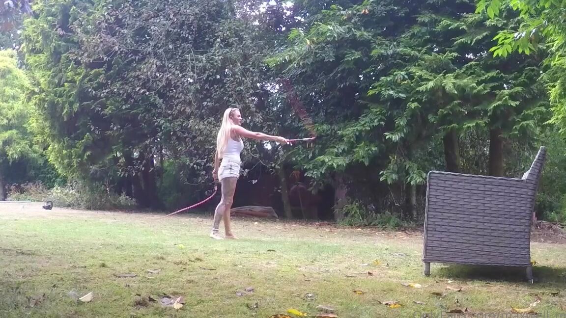 Misssuzannamax Onlyfans Practicing Some Double Action In The Garden Finally Testing Out The Beautiful Set That A Gifted