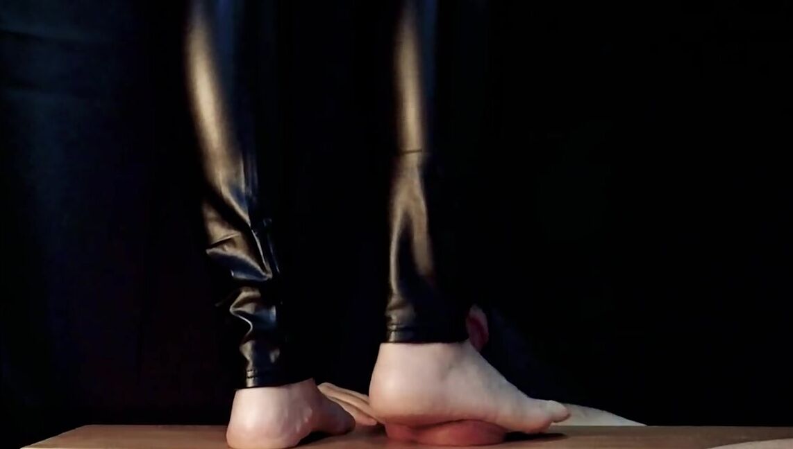 Dominafitness Onlyfans I Wanted To Get Some Calf Raises In Good Thing Subby Made Me The Trample Box Really Thought I Was