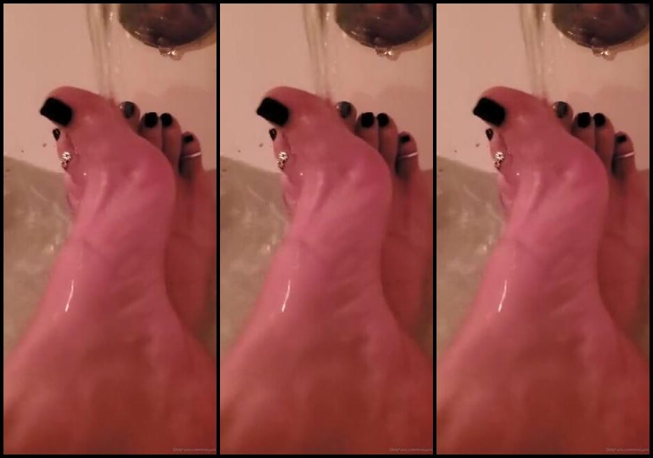 Mssjada Nicknamed Mssjada Onlyfans Playing In The Bathtub 9S