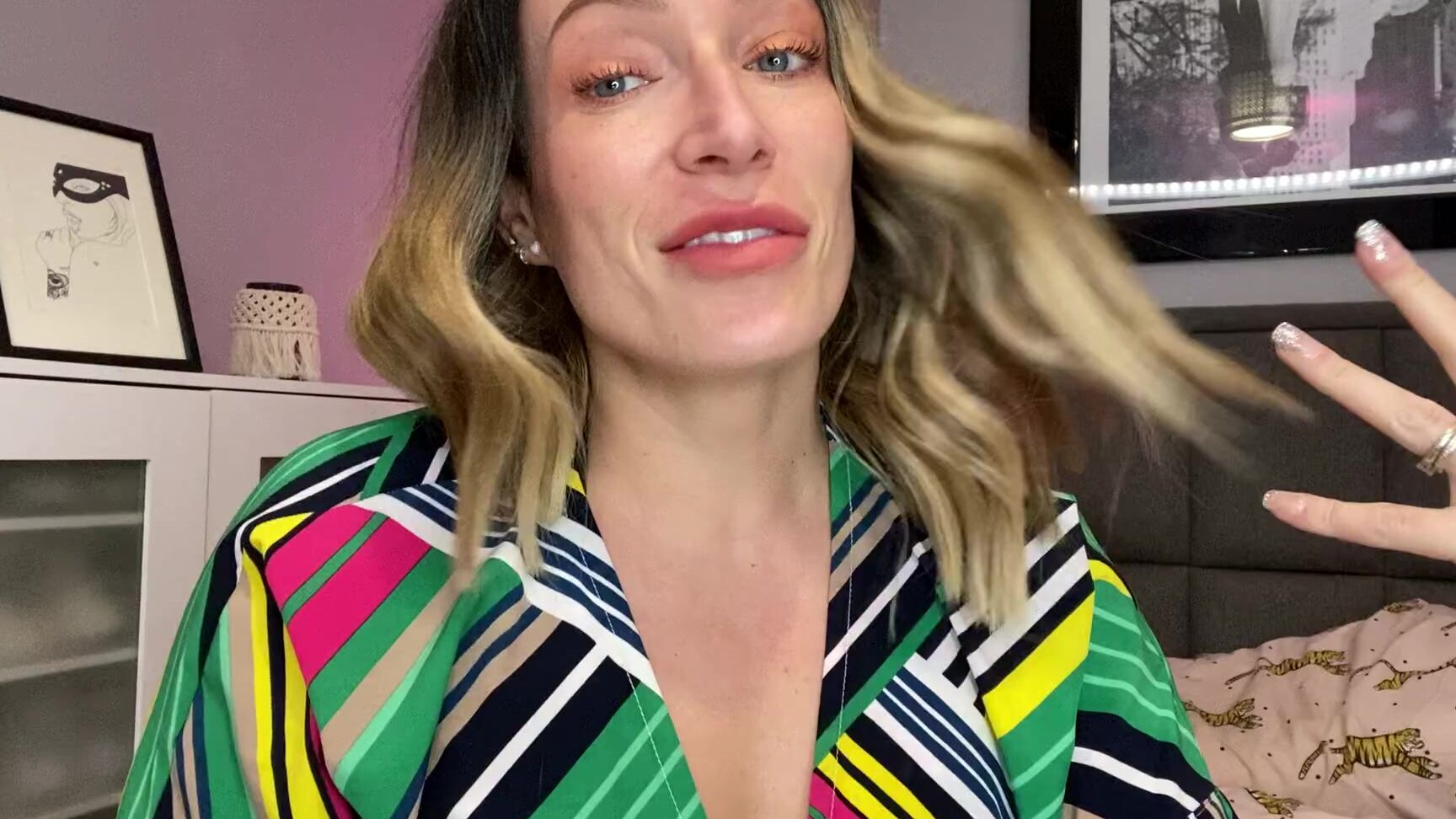 Ava Austen 281888898 05 04 2020 Hello All Sound On Please