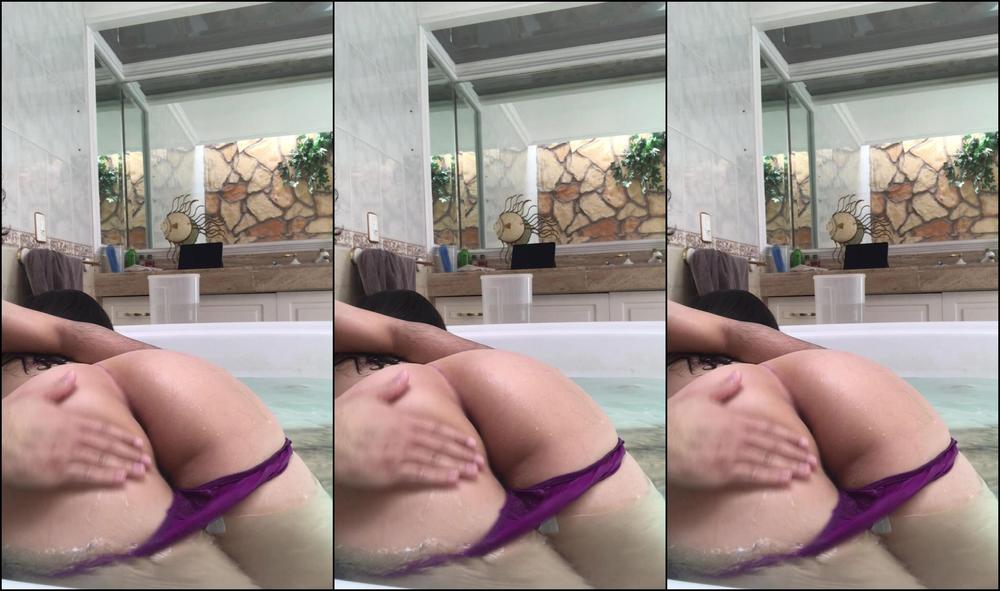 Mix CD In The Bathtub manyvids