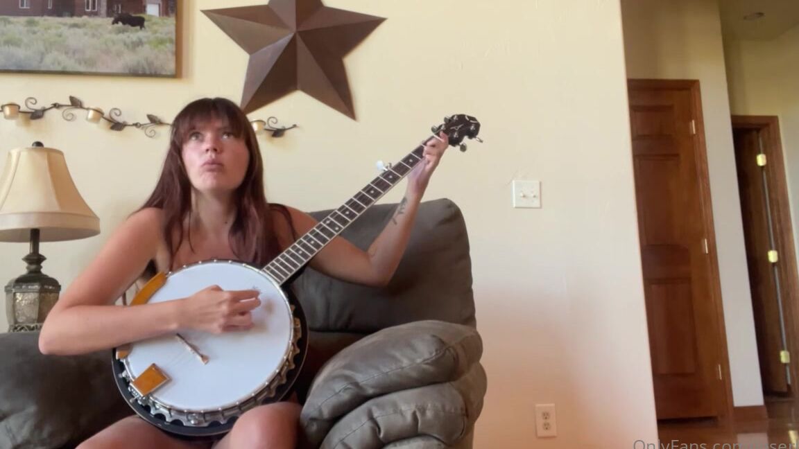 Loserlexxx 3040953905 11 10 2023 Naked Banjo Maybe Not The Sexiest Thing Youve Seen On Onlyfans But Maybe The Only Time