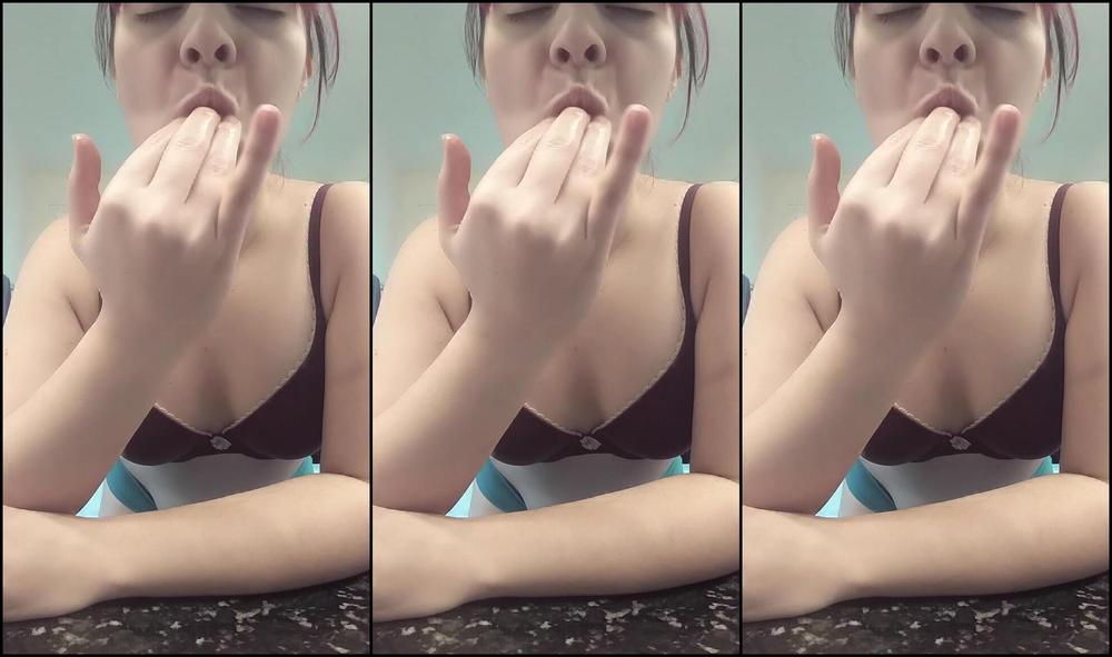 Finger Fetish, Licking, Spit Fetish, Spitting, 18 & 19 Yrs Old tawney sloppy finger sucking ManyVids